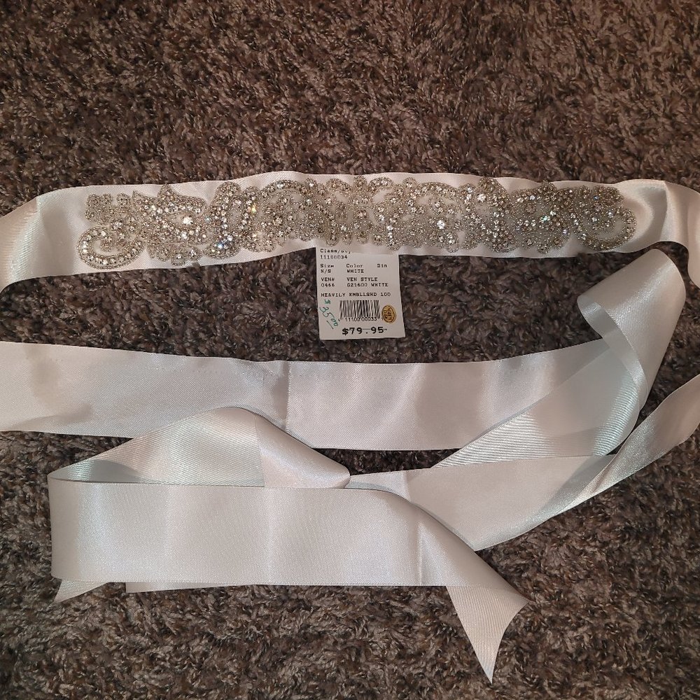 NWT One Size David's Bridal Beaded Wedding Dress Belt